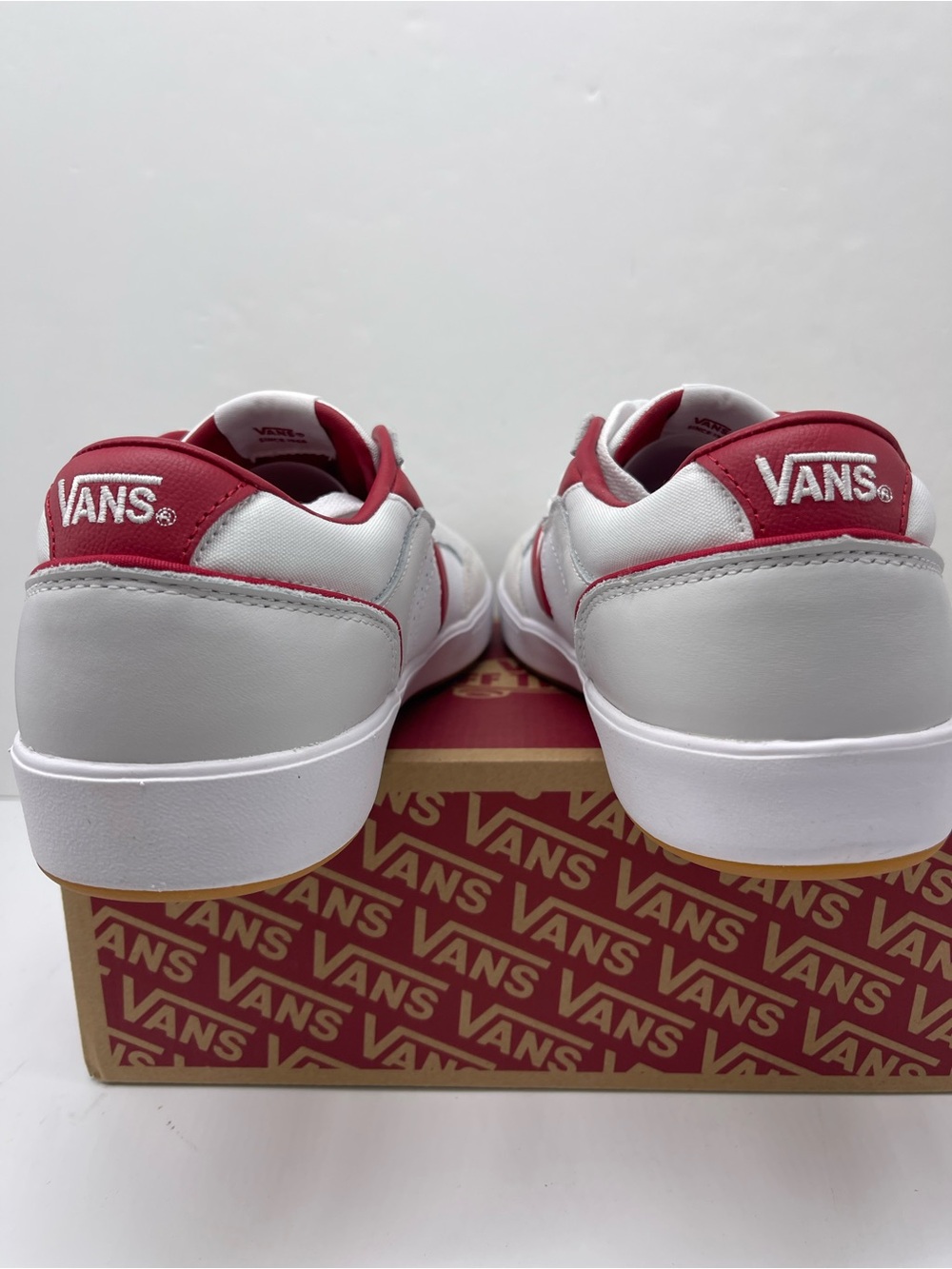 Vans Men’s Lowland Cc Jmp R Court Red/White
VN0007P2Y52 Sneakers - Picture 12 of 16